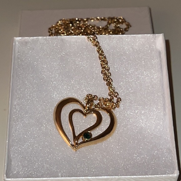 Avon Gold-Toned Floating Heart Green Stone Necklace Length - Picture 1 of 11